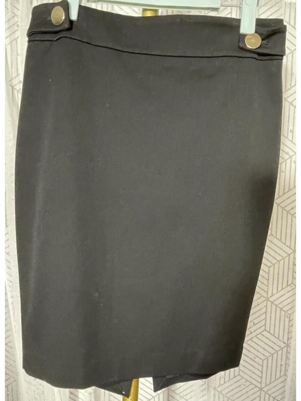 Express Black Pencil Skirt 4 Knee Length Back Slit Button Accent Business Work